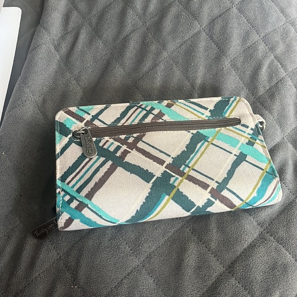 Thirty one wallet, lots of storage - Picture 3 of 4